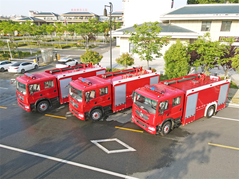 噴灑力度大電動(dòng)消防車價(jià)格
