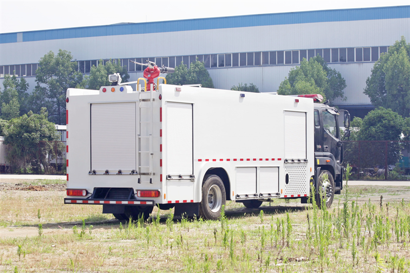 永源電動(dòng)消防車：新型環(huán)保消防好幫手
