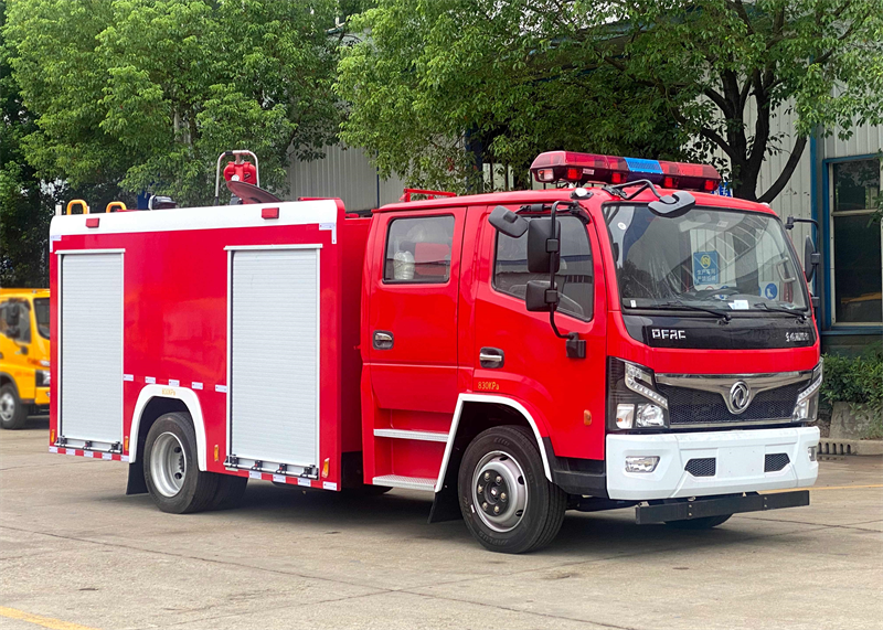 中壓和低壓水泵消防車
